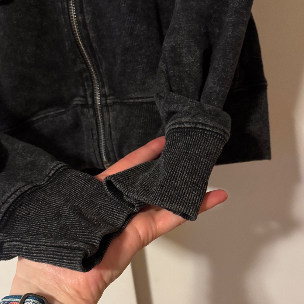 Hippie Rose cropped black Zip-Up Jacket - Picture 3 of 4